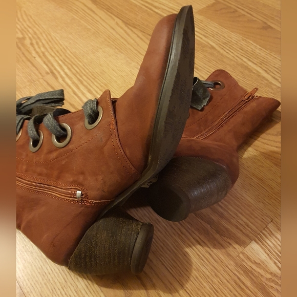 John Fluevog East End Gladstone Boots - Picture 4 of 6